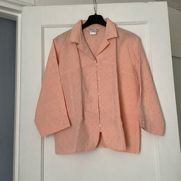 Norm Thompson Button Front Top - Picture 2 of 13